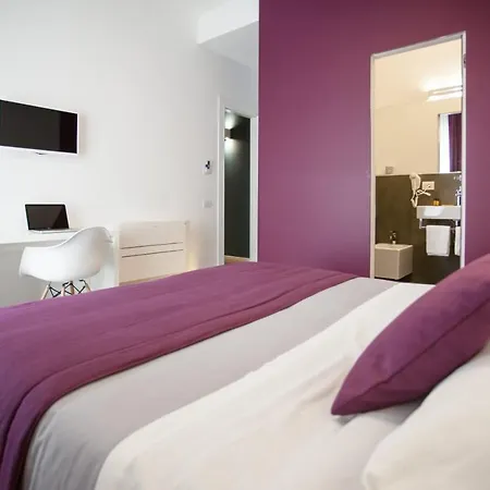 Dimora Mefite-camere Con Bagno Privato E Self Check-in Guest house 2*